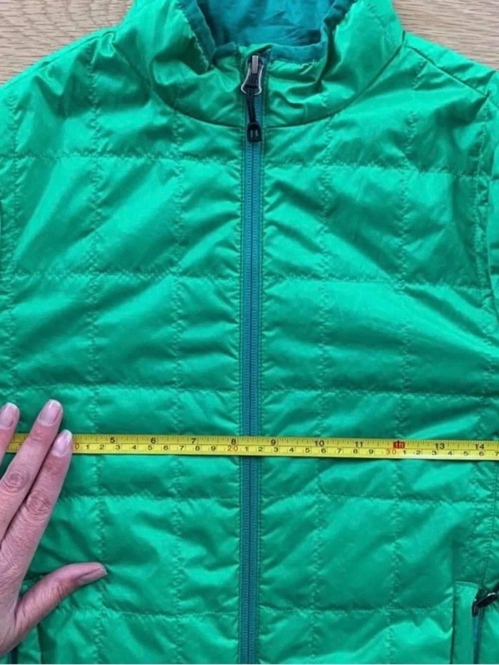 REI Kids Green Puffer Down Jacket Medium 10-12 - small stains